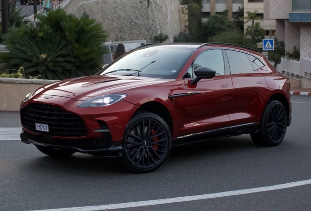 Aston Martin DBX707