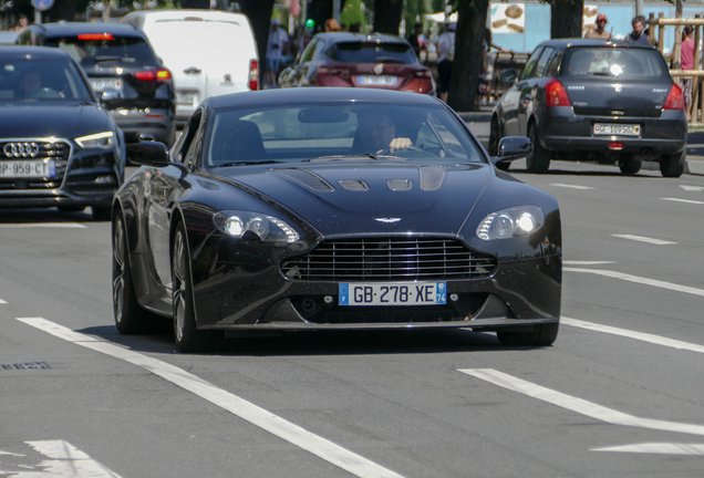 Aston Martin V12 Vantage