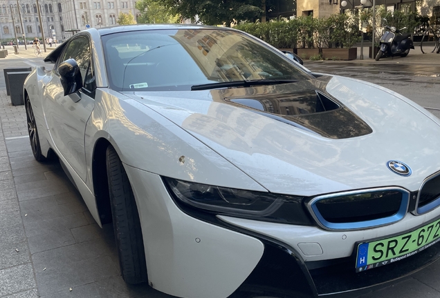 BMW i8