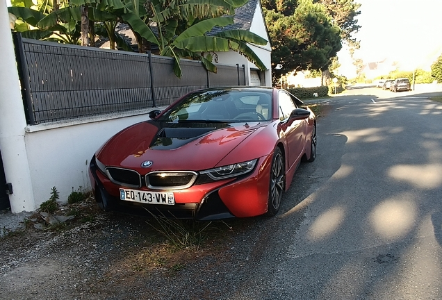 BMW i8 Protonic Red Edition