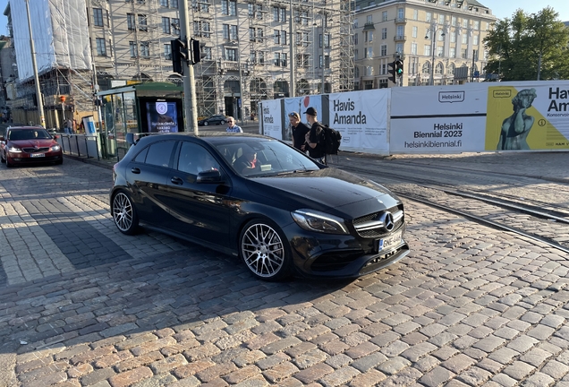 Mercedes-AMG A 45 W176 2015