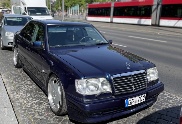 Mercedes-Benz E 36 AMG Coupé C124