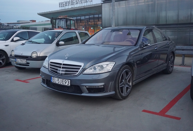 Mercedes-Benz S 63 AMG W221 2010