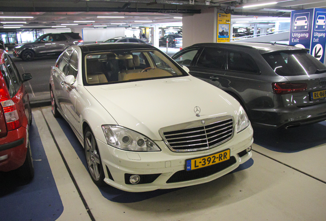 Mercedes-Benz S 65 AMG V221