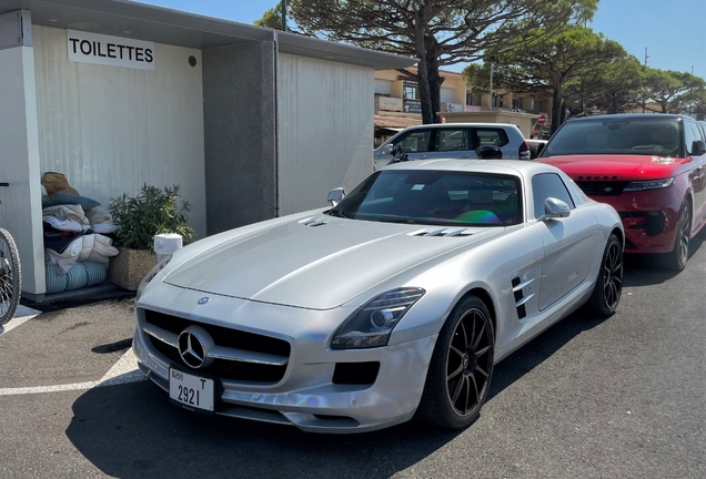 Mercedes-Benz SLS AMG