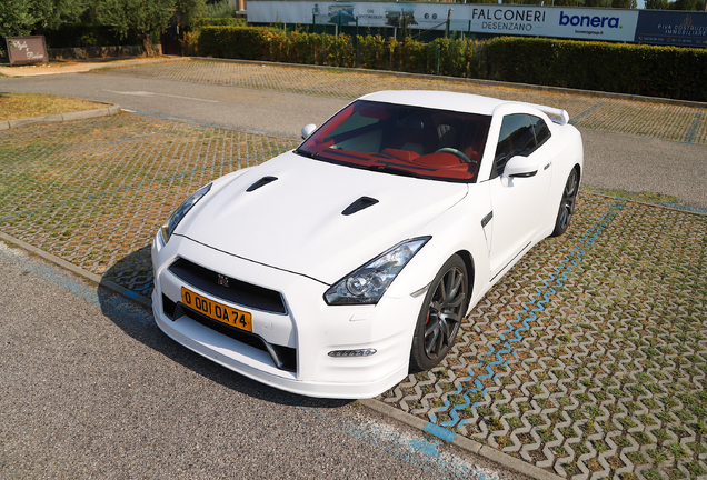 Nissan GT-R 2011