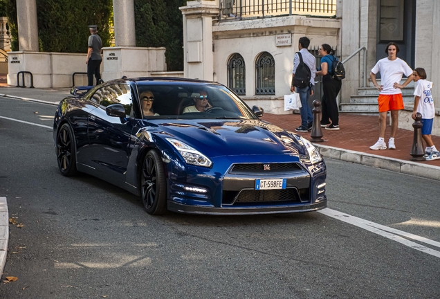 Nissan GT-R 2015