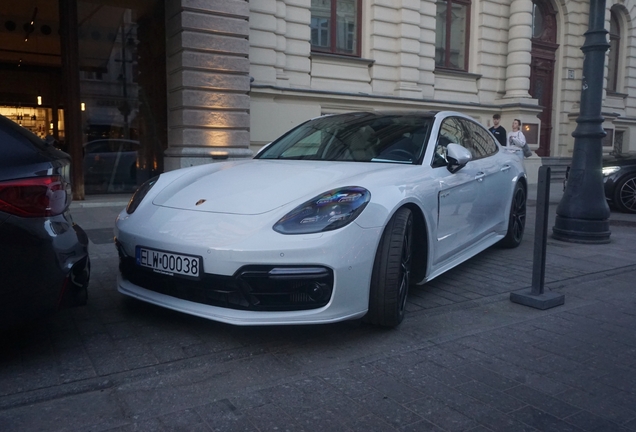 Porsche 971 Panamera Turbo S E-Hybrid