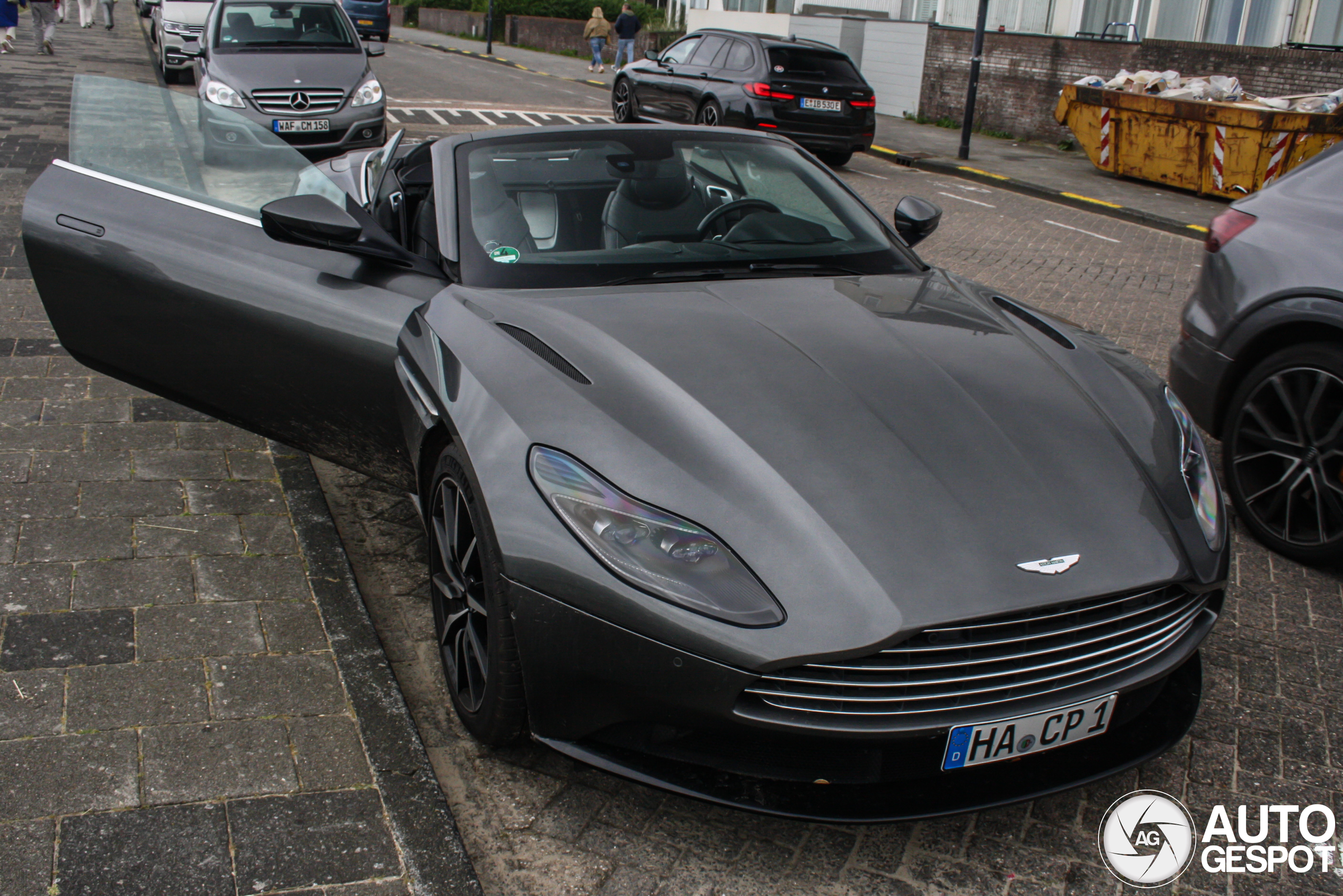 Aston Martin DB11 V8 Volante