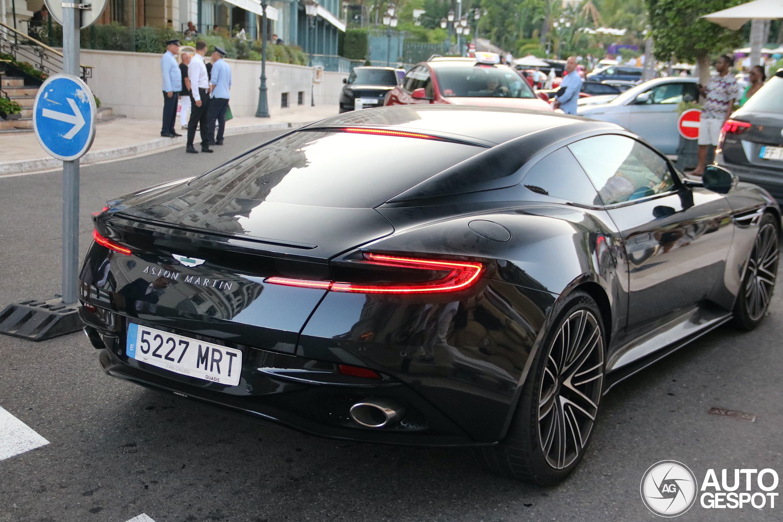 Aston Martin DB12