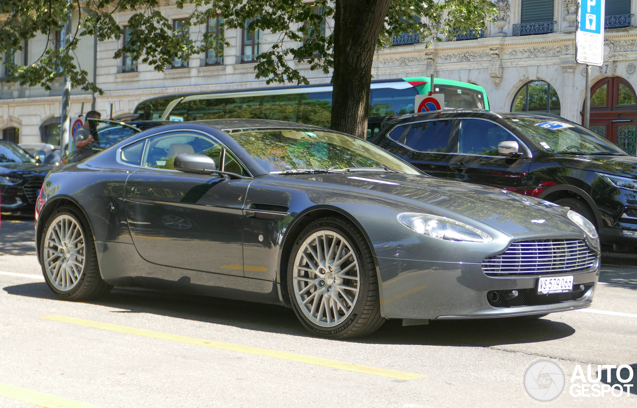 Aston Martin V8 Vantage