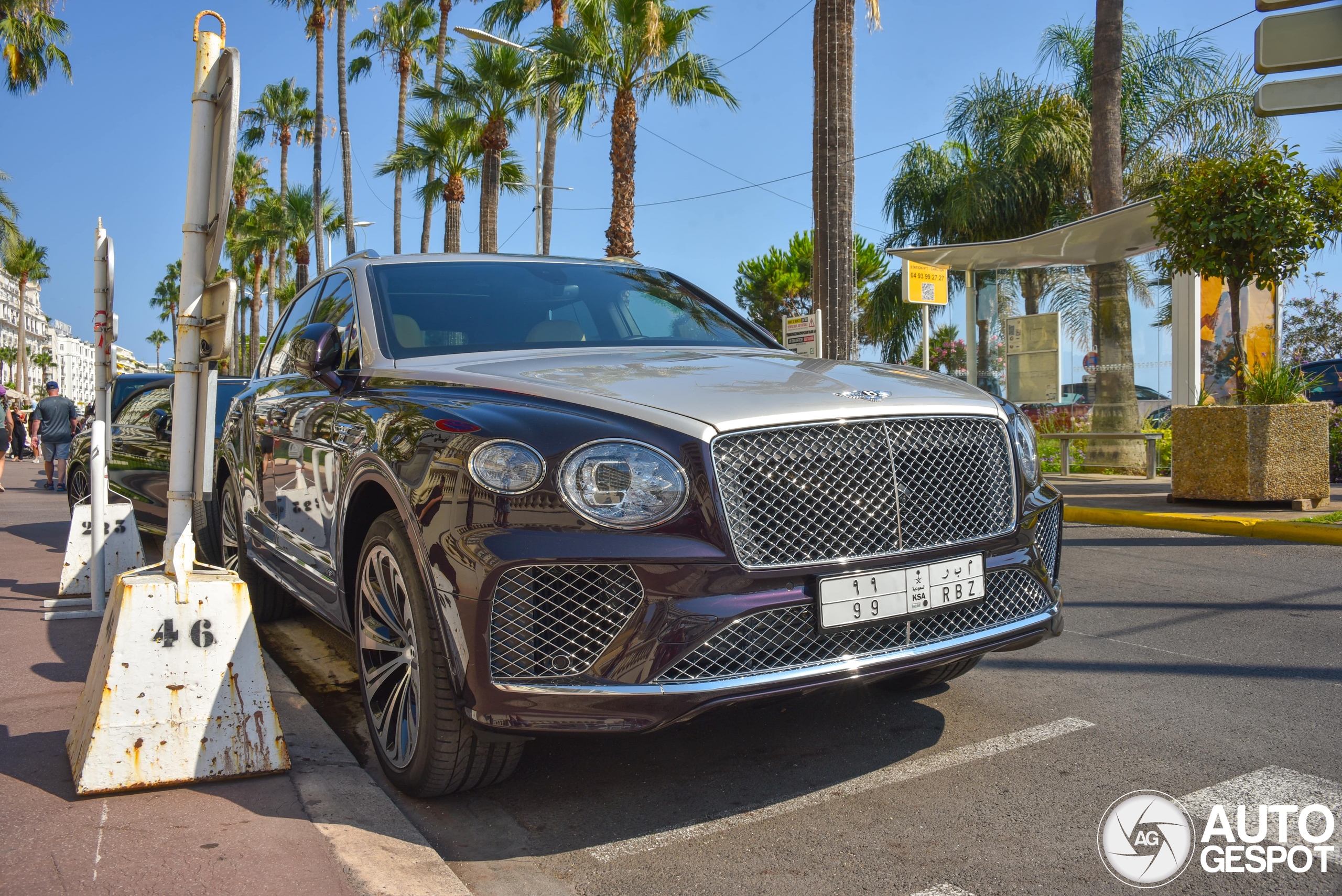 Bentley Bentayga V8 2021