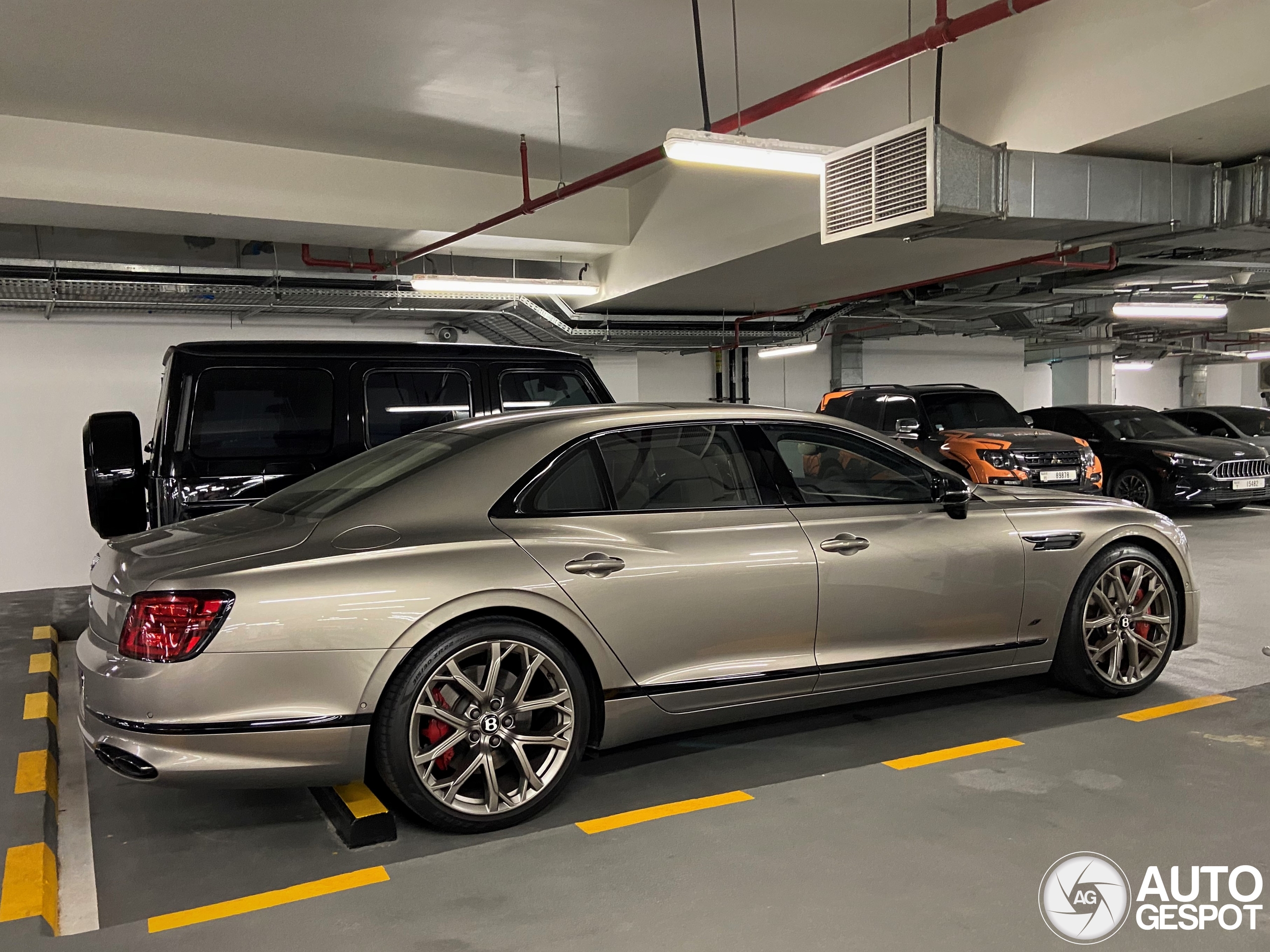 Bentley Flying Spur V8 S 2023