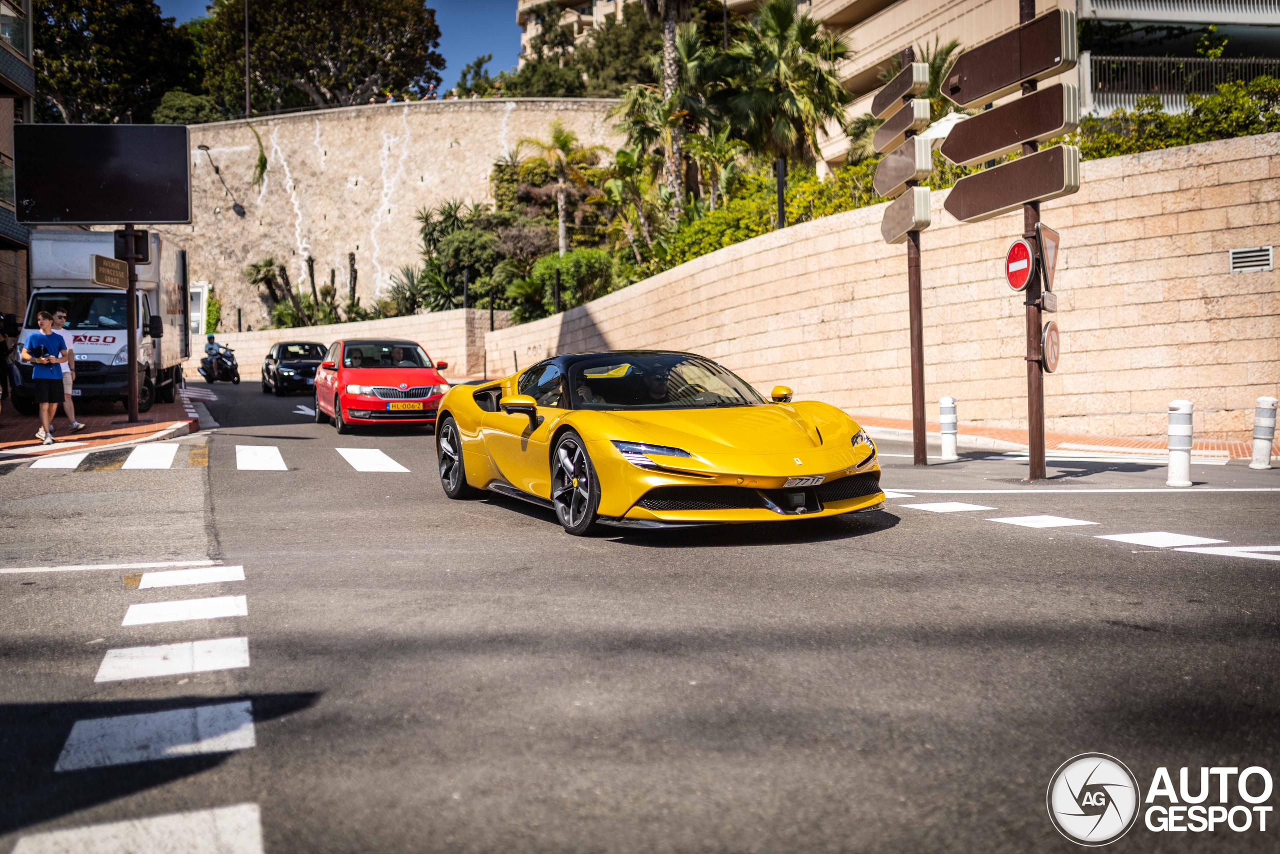 Ferrari SF90 Spider