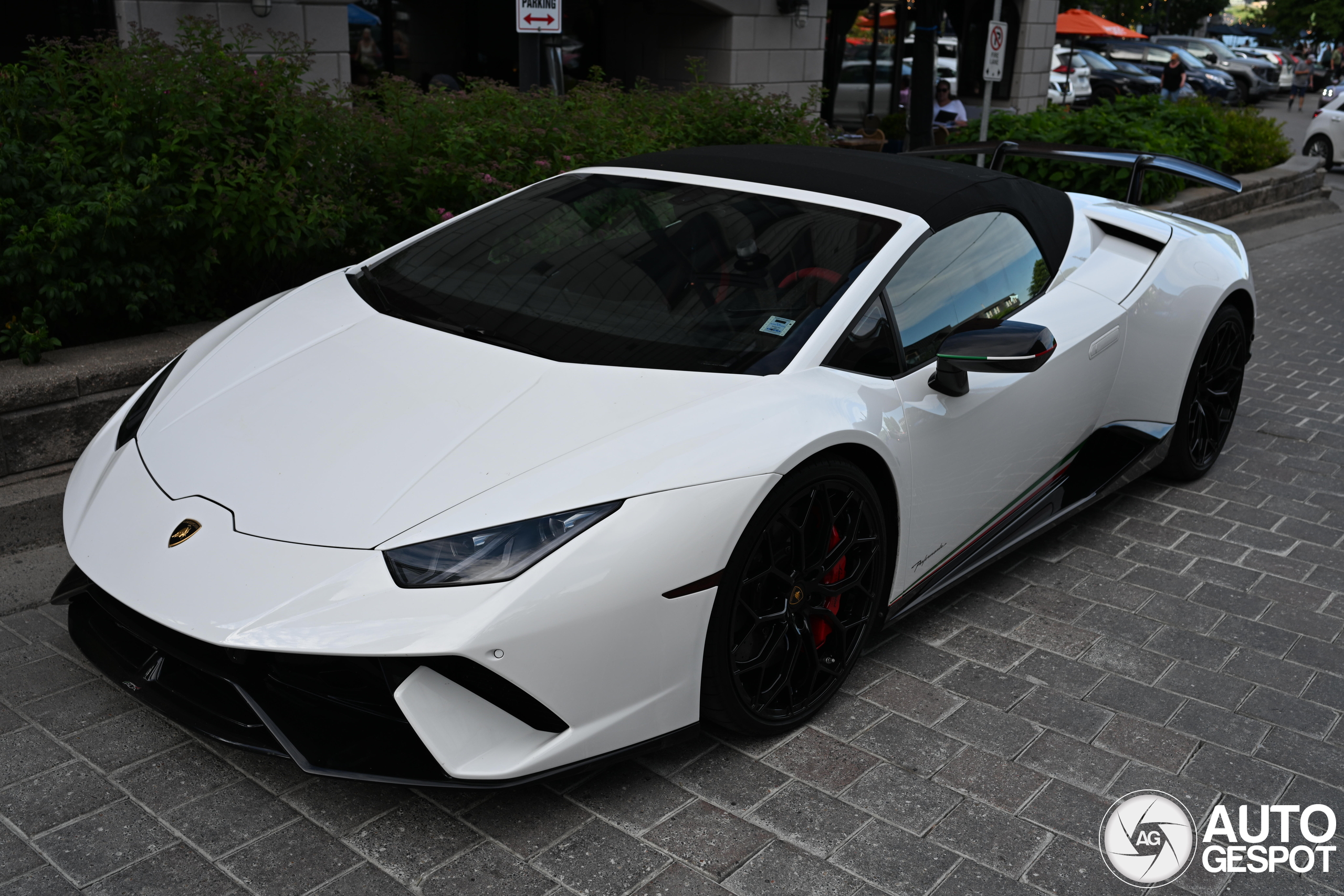 Lamborghini Huracán LP640-4 Performante Spyder