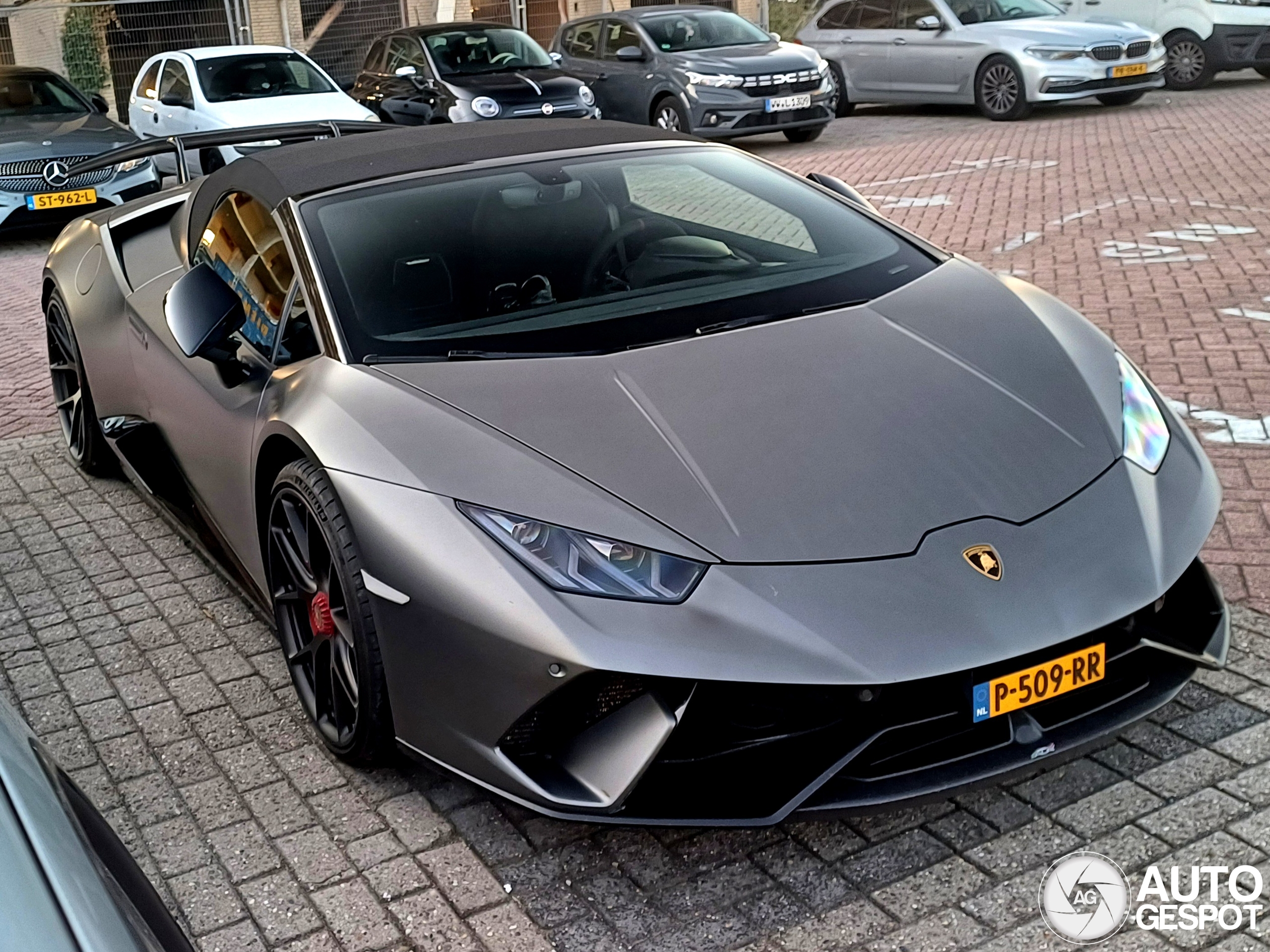 Lamborghini Huracán LP640-4 Performante Spyder