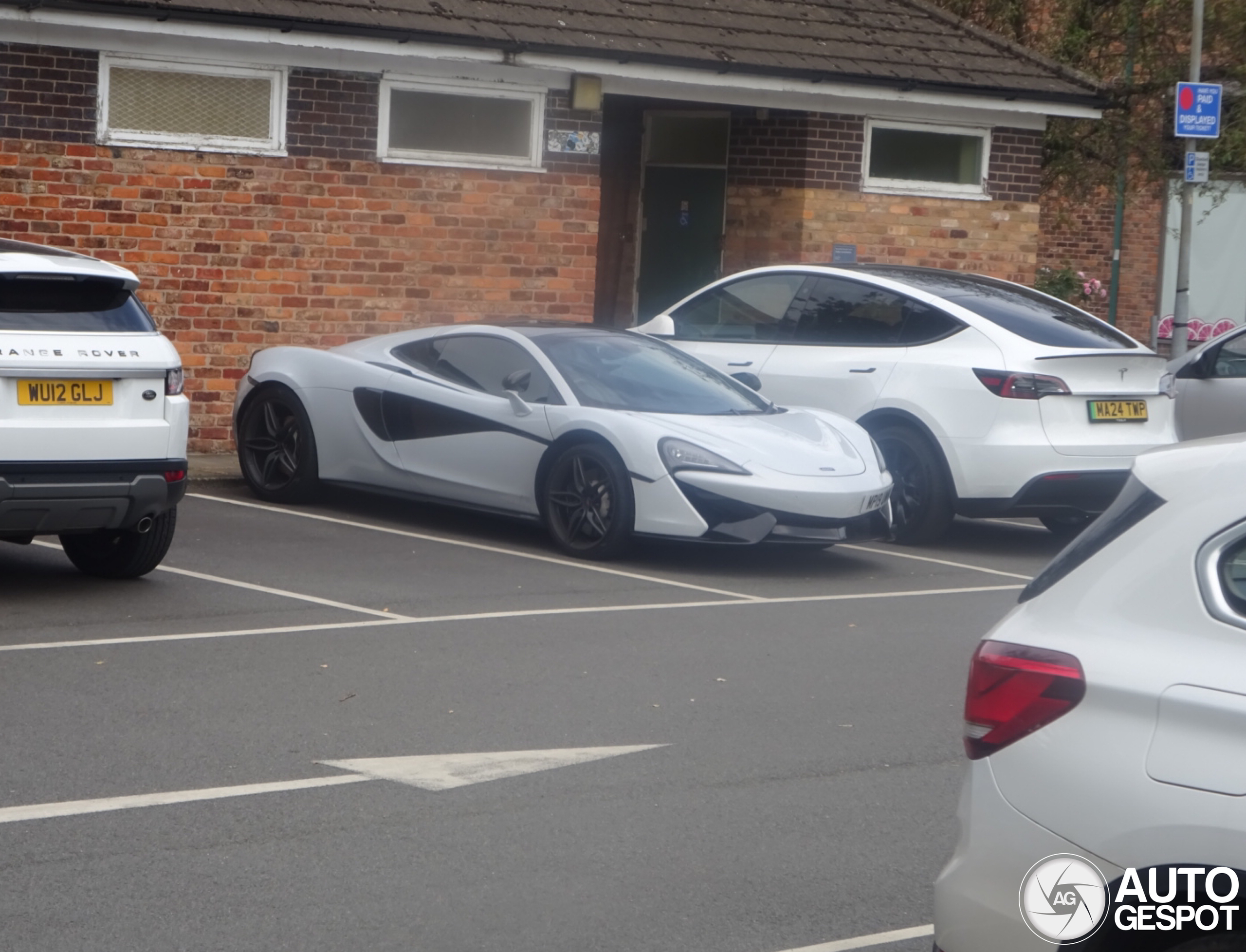 McLaren 570GT