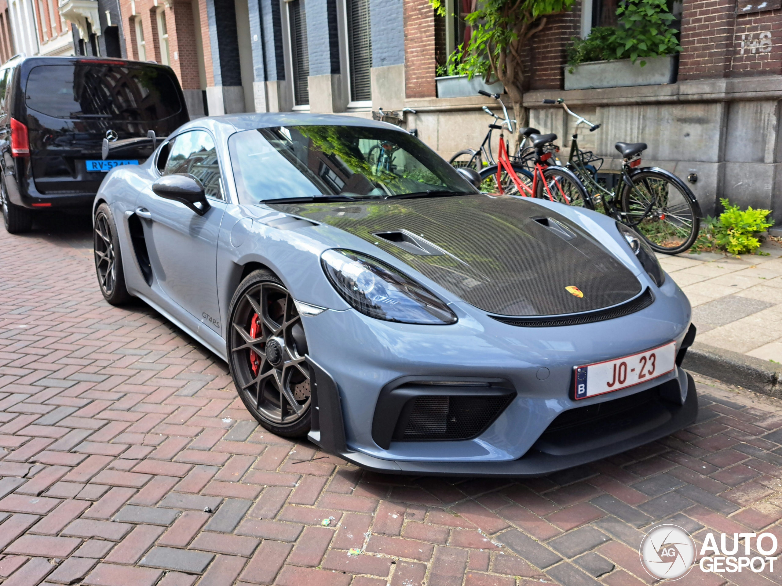 Porsche 718 Cayman GT4 RS Weissach Package