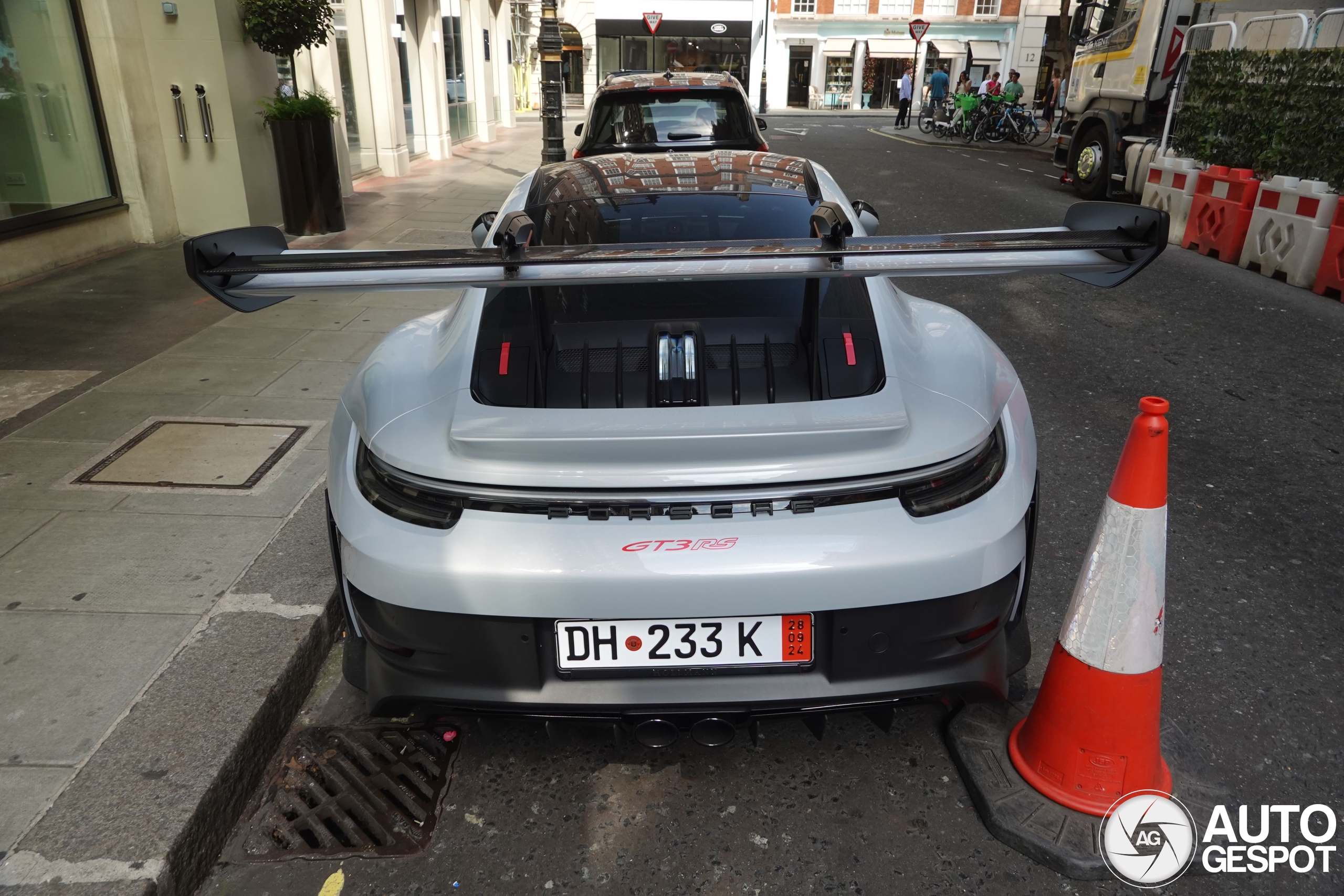 Porsche 992 GT3 RS Weissach Package