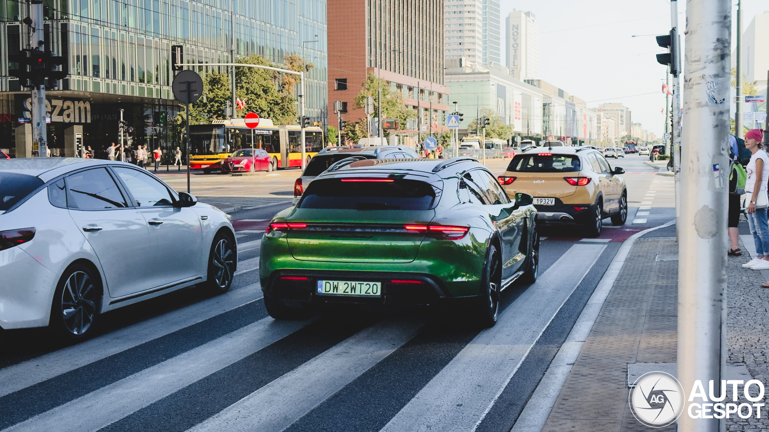 Porsche Taycan Turbo S Cross Turismo