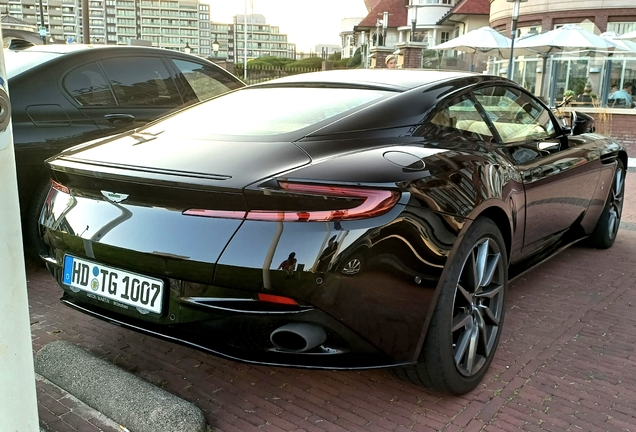 Aston Martin DB11