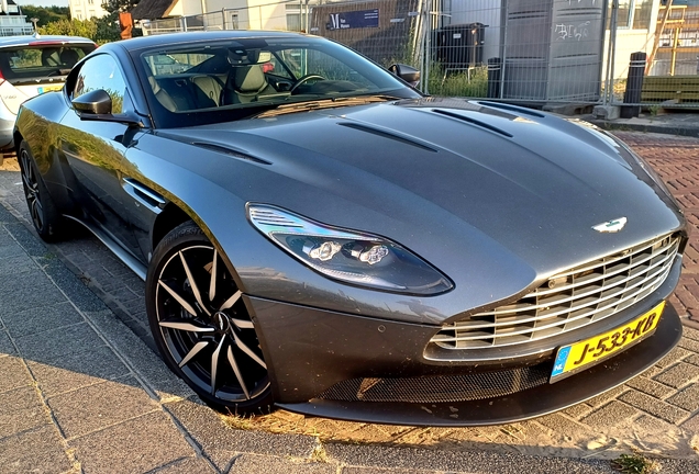 Aston Martin DB11