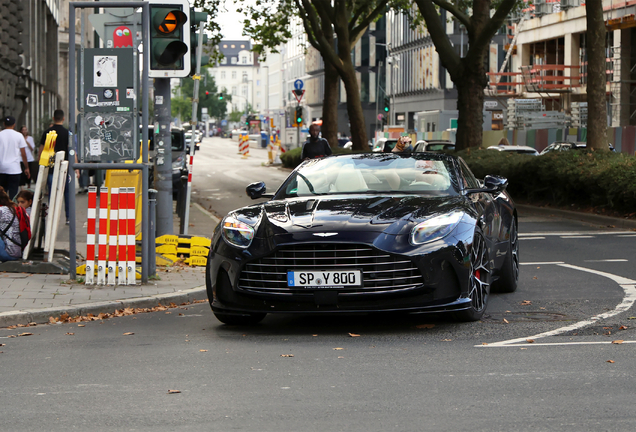 Aston Martin DB12 Volante