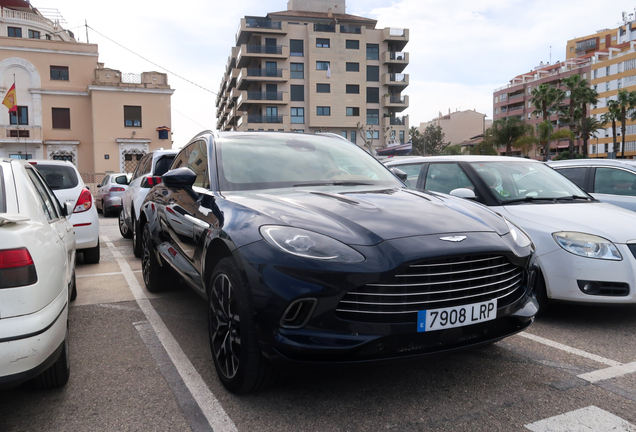 Aston Martin DBX