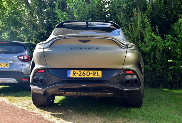 Aston Martin DBX707