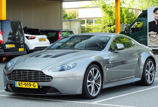 Aston Martin V12 Vantage