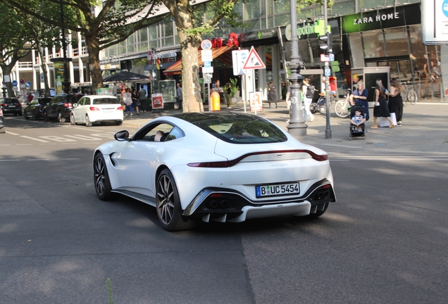 Aston Martin V8 Vantage 2018