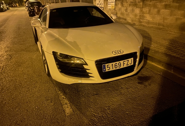 Audi R8 V8 Spyder 2013