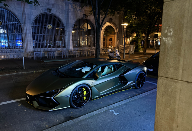 Lamborghini Revuelto