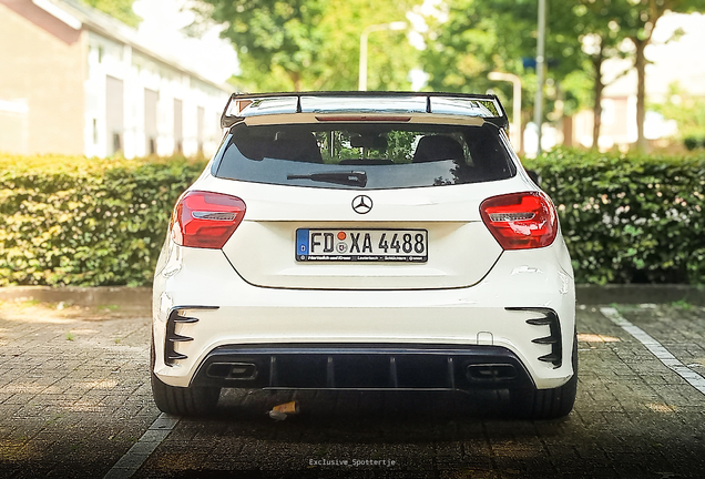 Mercedes-AMG A 45 W176 2015