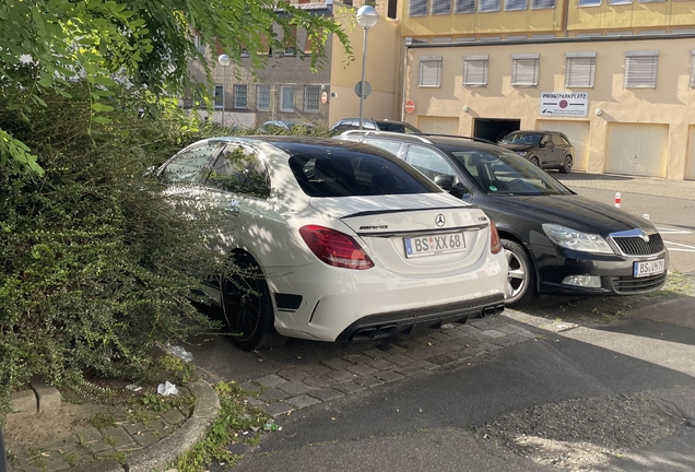 Mercedes-AMG C 63 S W205