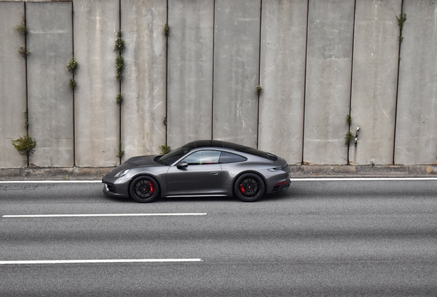 Porsche 992 Carrera 4 GTS