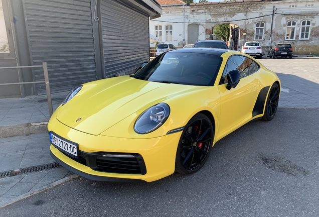 Porsche 992 Carrera 4S