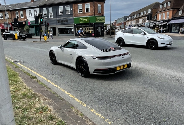 Porsche 992 Carrera 4S