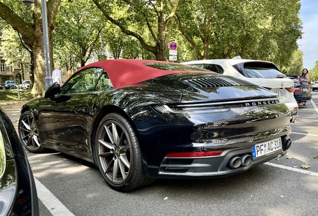 Porsche 992 Carrera 4S Cabriolet