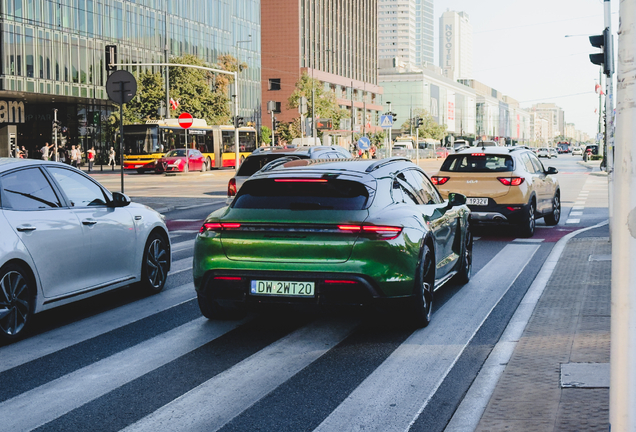 Porsche Taycan Turbo S Cross Turismo