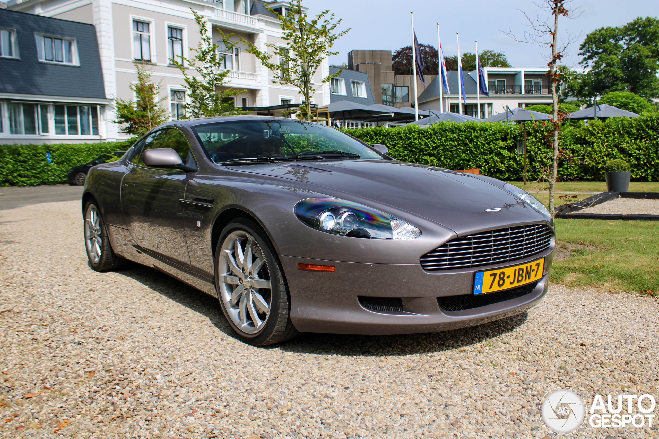 Aston Martin DB9