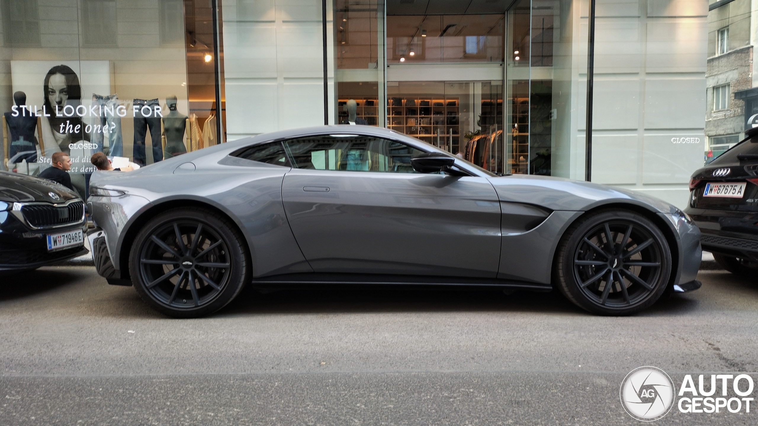 Aston Martin V8 Vantage 2018