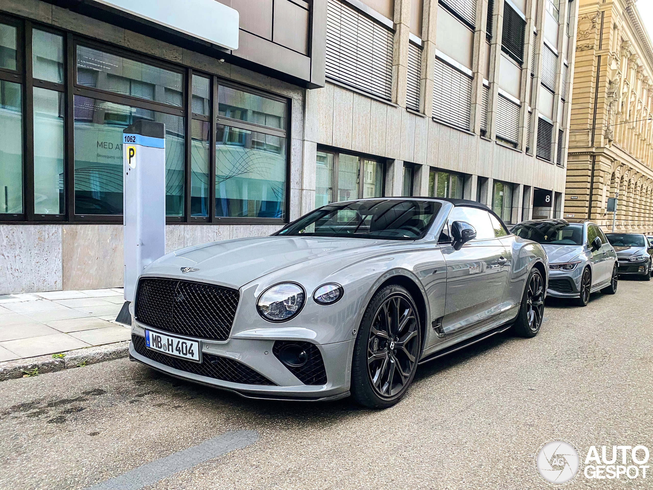 Bentley Continental GTC V8 S 2023