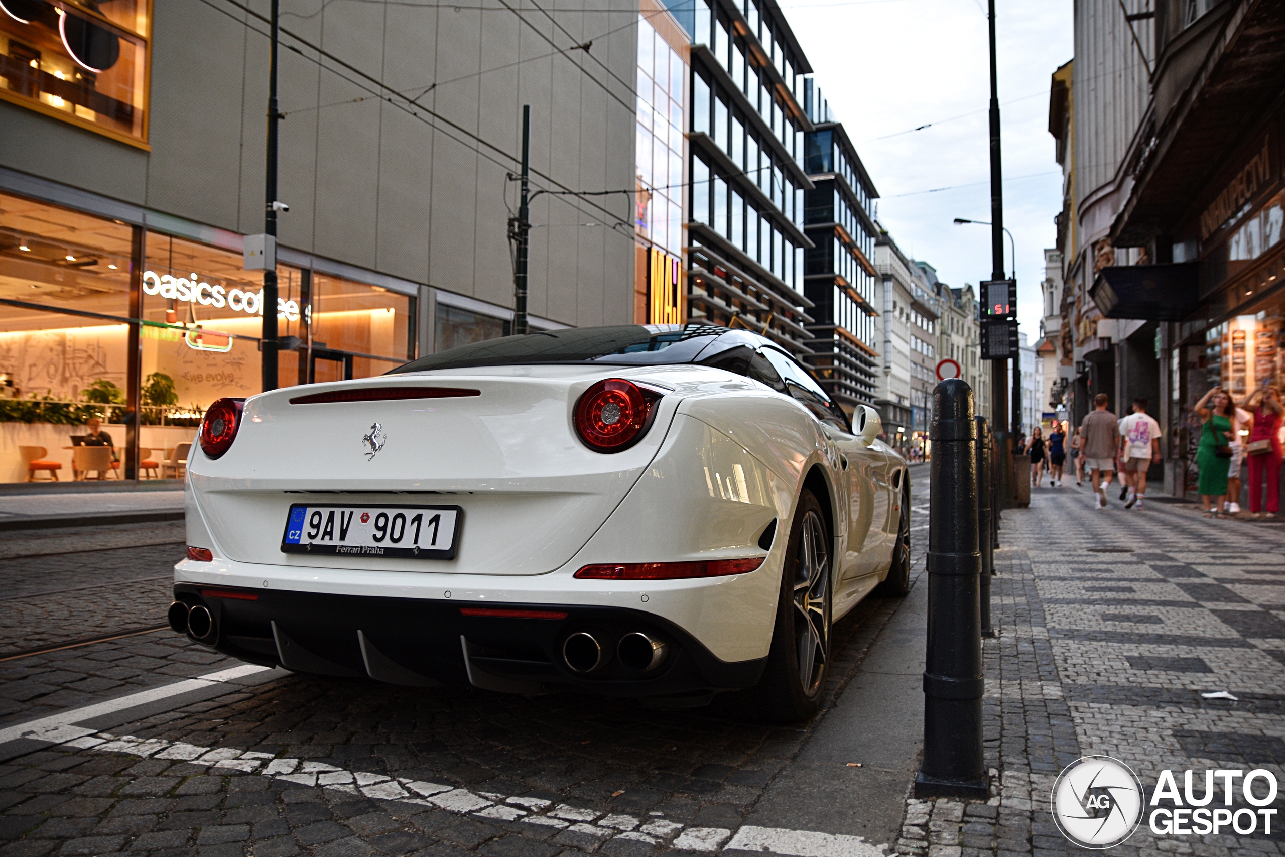 Ferrari California T