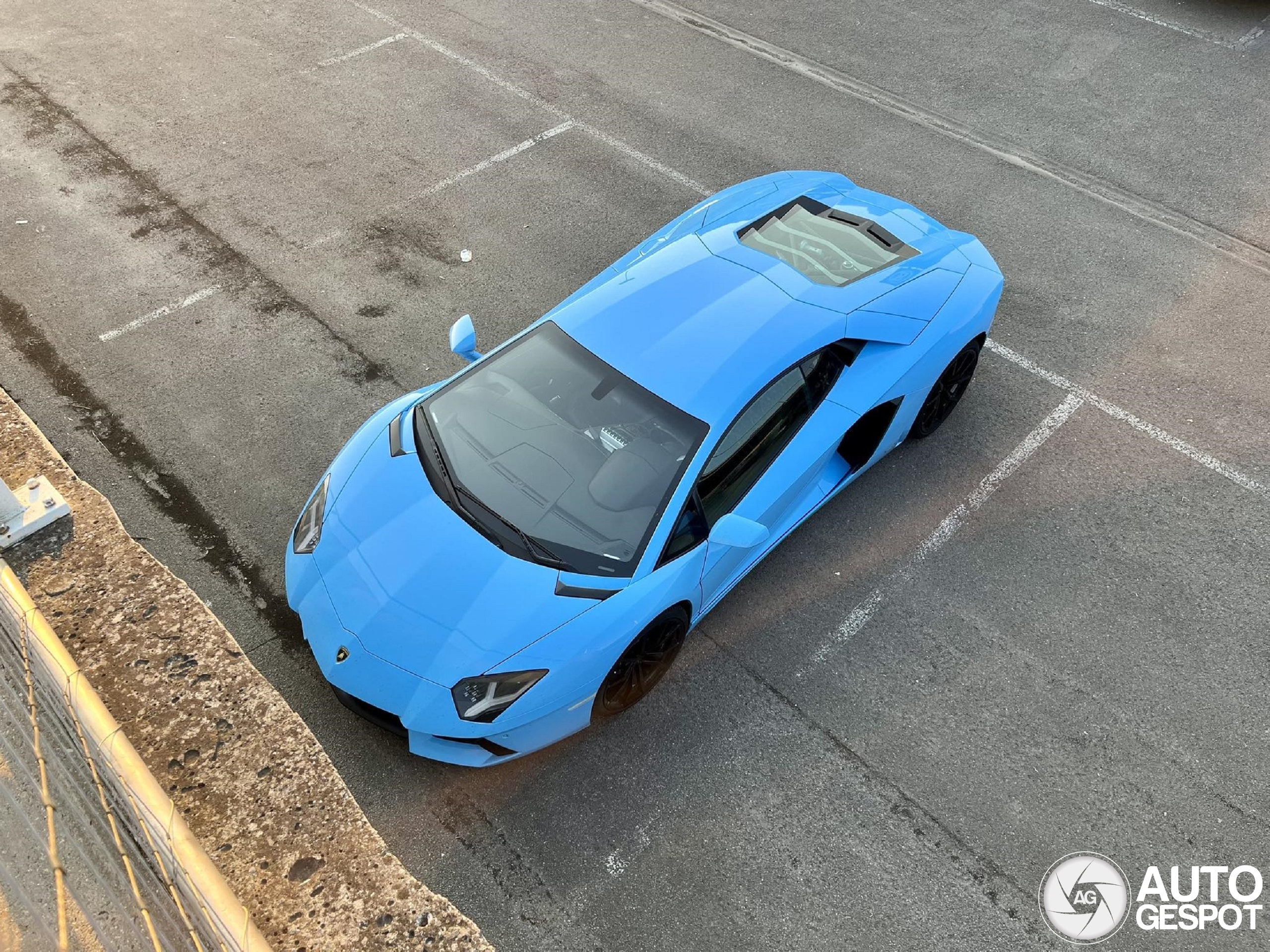 Lamborghini Aventador LP700-4