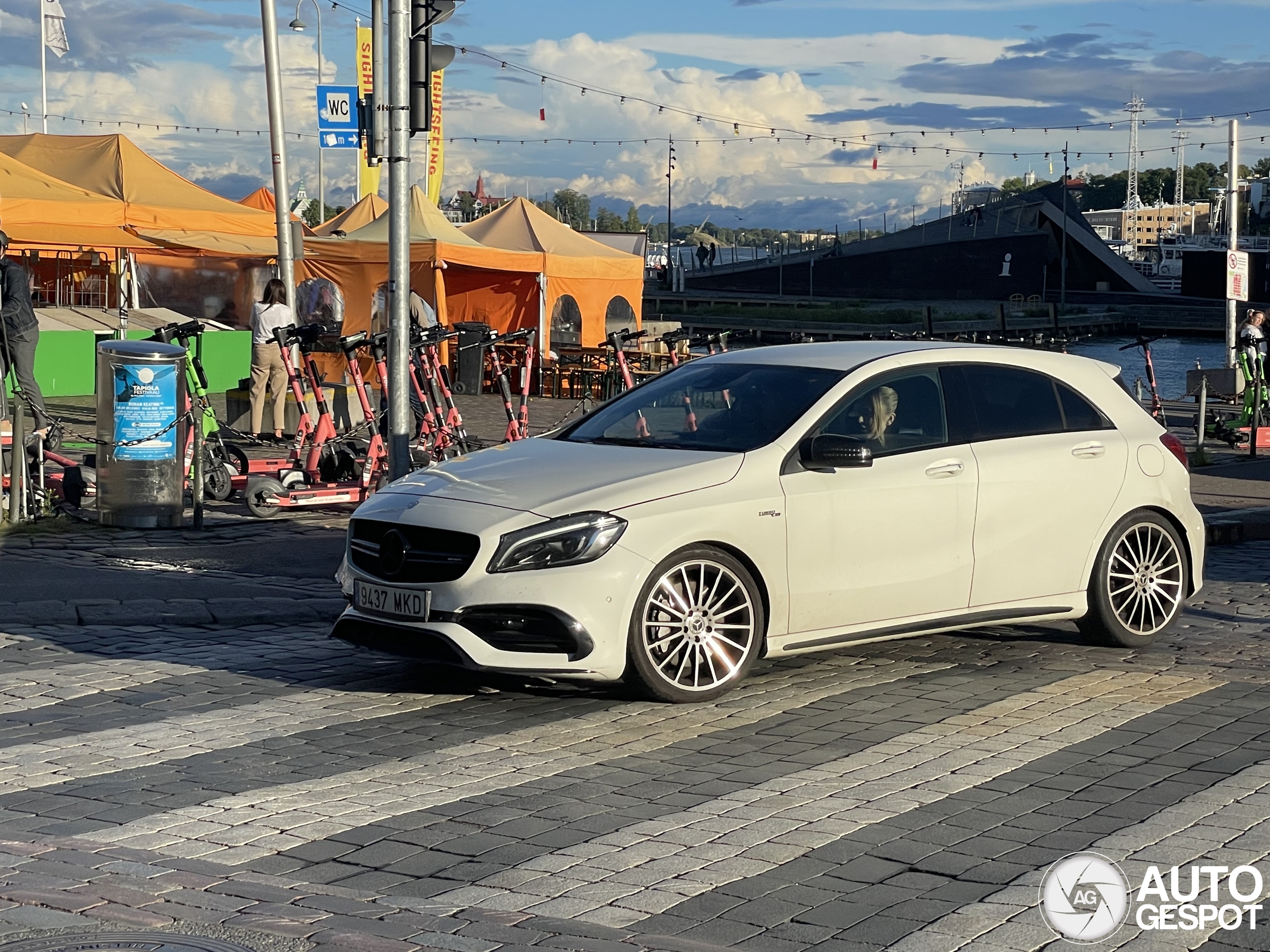 Mercedes-AMG A 45 W176 2015