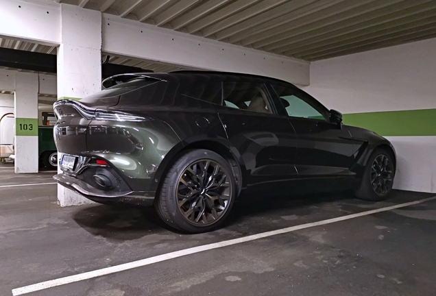 Aston Martin DBX