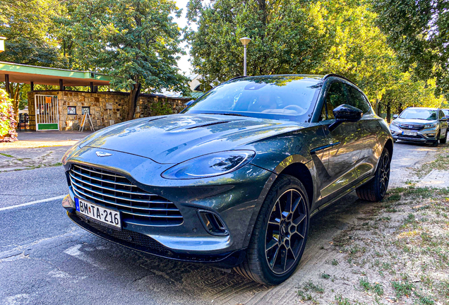 Aston Martin DBX