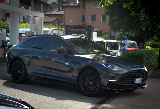 Aston Martin DBX707