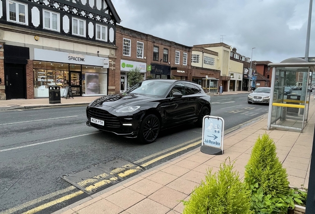 Aston Martin DBX707